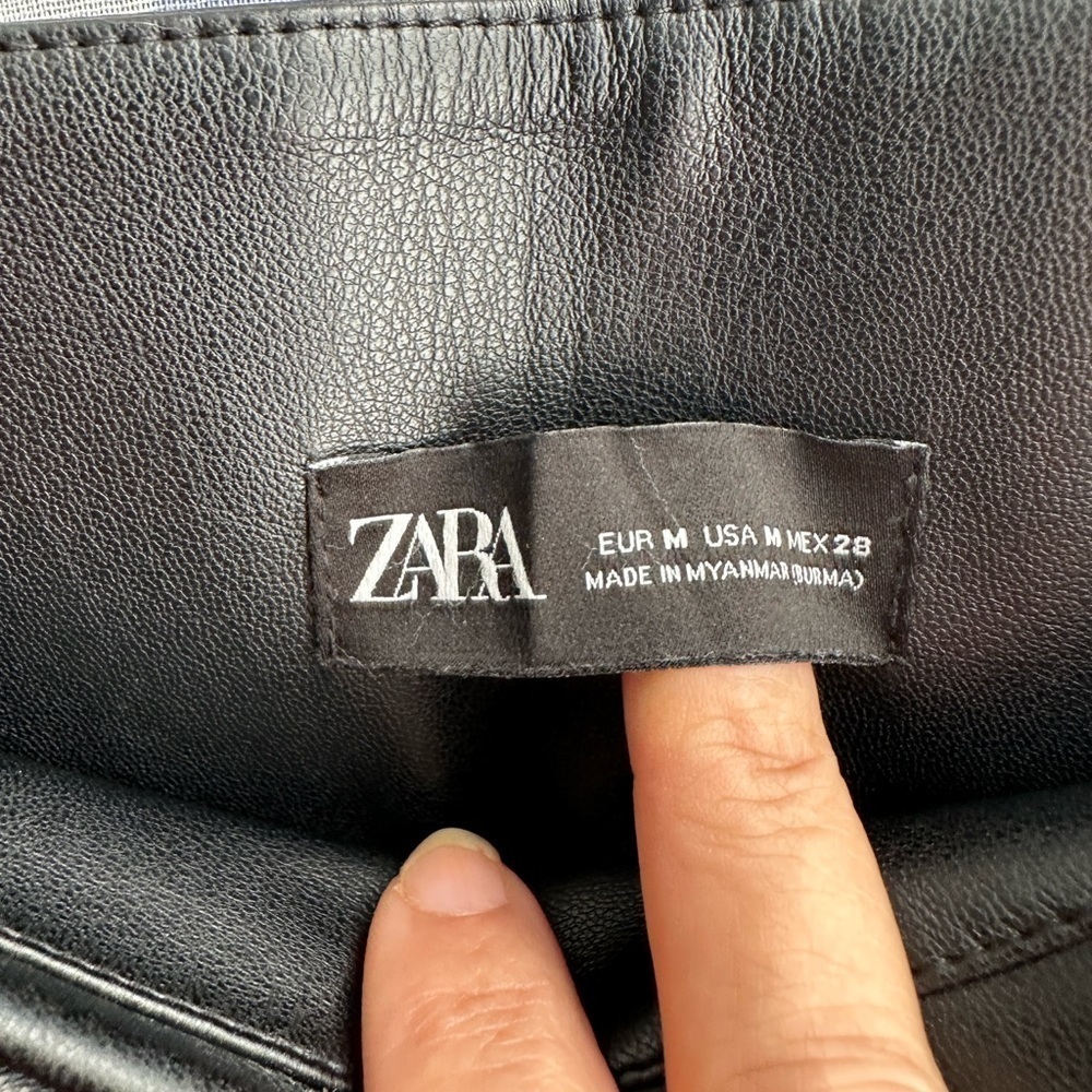 Zara faux leather pants side zipper closure high rise slim fit trendy SZ M NWOT - Picture 5 of 6